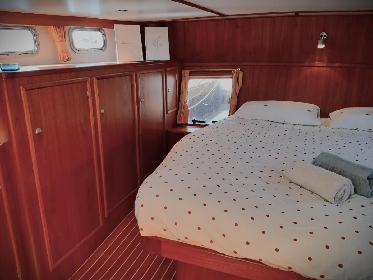 Motor Yacht Amazone Hotel Amsterdam Exterior photo