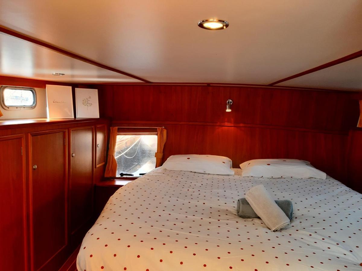 Motor Yacht Amazone Hotel Amsterdam Exterior photo