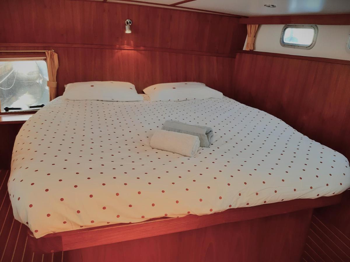 Motor Yacht Amazone Hotel Amsterdam Exterior photo